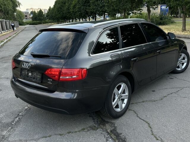 Серый Ауди А4, объемом двигателя 0 л и пробегом 220 тыс. км за 8300 $, фото 3 на Automoto.ua