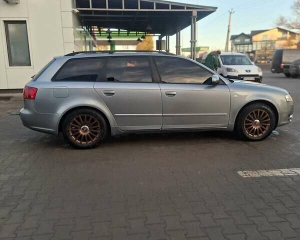 Серый Ауди А4, объемом двигателя 2 л и пробегом 350 тыс. км за 7600 $, фото 3 на Automoto.ua