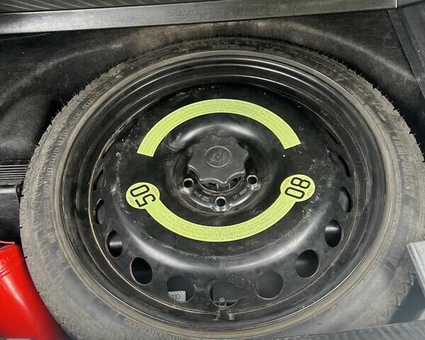 Серый Ауди А4, объемом двигателя 2 л и пробегом 286 тыс. км за 8500 $, фото 19 на Automoto.ua