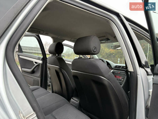 Сірий Ауді А4, об'ємом двигуна 1.6 л та пробігом 198 тис. км за 6950 $, фото 31 на Automoto.ua