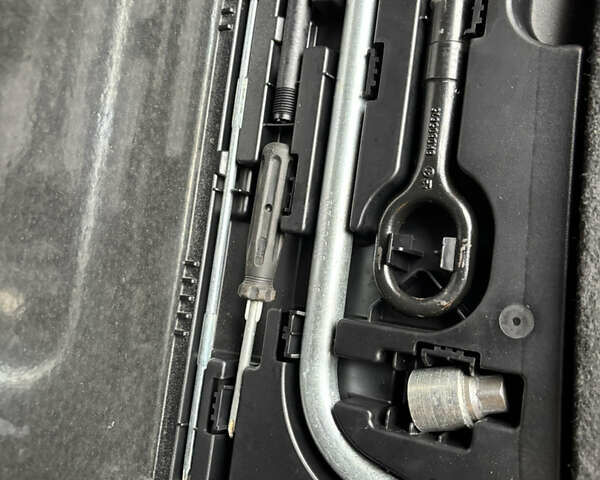 Серый Ауди А4, объемом двигателя 2 л и пробегом 292 тыс. км за 8600 $, фото 25 на Automoto.ua