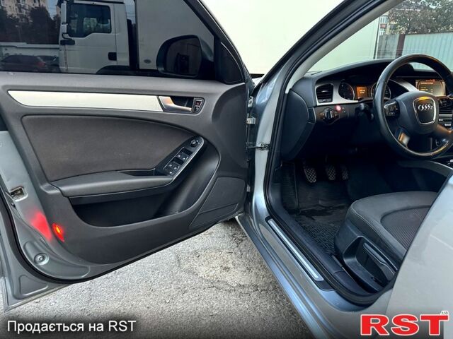 Сірий Ауді А4, об'ємом двигуна 2 л та пробігом 300 тис. км за 9400 $, фото 9 на Automoto.ua