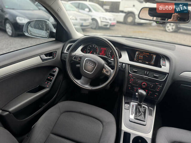 Сірий Ауді А4, об'ємом двигуна 1.8 л та пробігом 190 тис. км за 7999 $, фото 28 на Automoto.ua
