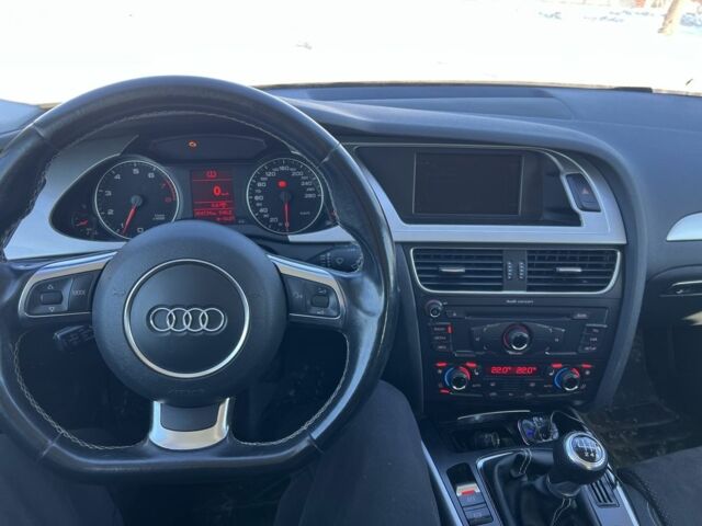 Сірий Ауді А4, об'ємом двигуна 1.8 л та пробігом 260 тис. км за 8500 $, фото 14 на Automoto.ua