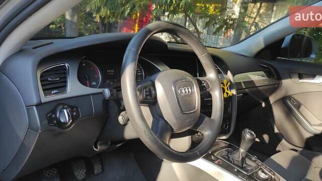 Сірий Ауді А4, об'ємом двигуна 3 л та пробігом 305 тис. км за 9600 $, фото 18 на Automoto.ua