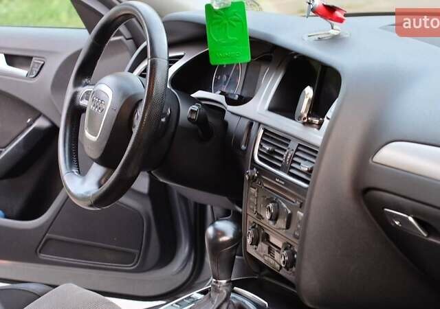Сірий Ауді А4, об'ємом двигуна 2 л та пробігом 274 тис. км за 10000 $, фото 18 на Automoto.ua