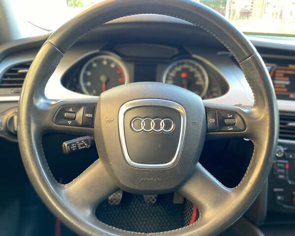 Серый Ауди А4, объемом двигателя 1.8 л и пробегом 182 тыс. км за 10600 $, фото 12 на Automoto.ua