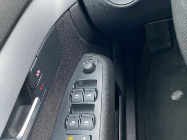 Серый Ауди А4, объемом двигателя 1.6 л и пробегом 198 тыс. км за 6988 $, фото 16 на Automoto.ua