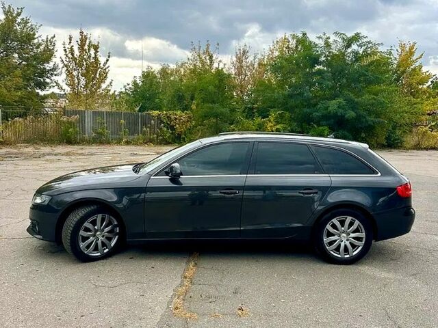 Серый Ауди А4, объемом двигателя 2 л и пробегом 320 тыс. км за 9600 $, фото 2 на Automoto.ua