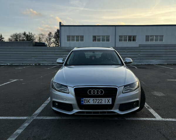 Серый Ауди А4, объемом двигателя 2 л и пробегом 246 тыс. км за 9500 $, фото 1 на Automoto.ua