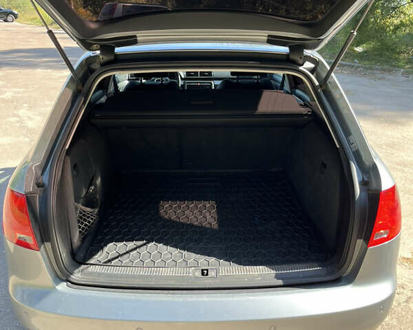 Серый Ауди А4, объемом двигателя 1.98 л и пробегом 200 тыс. км за 6600 $, фото 13 на Automoto.ua