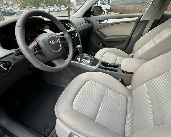 Серый Ауди А4, объемом двигателя 2 л и пробегом 246 тыс. км за 9199 $, фото 8 на Automoto.ua