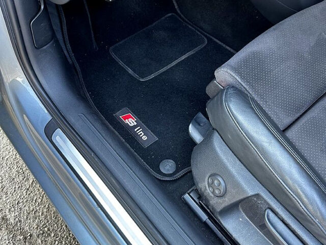 Сірий Ауді А4, об'ємом двигуна 2 л та пробігом 198 тис. км за 13500 $, фото 8 на Automoto.ua