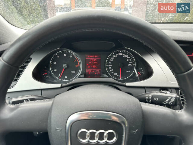 Сірий Ауді А4, об'ємом двигуна 1.8 л та пробігом 205 тис. км за 8990 $, фото 3 на Automoto.ua