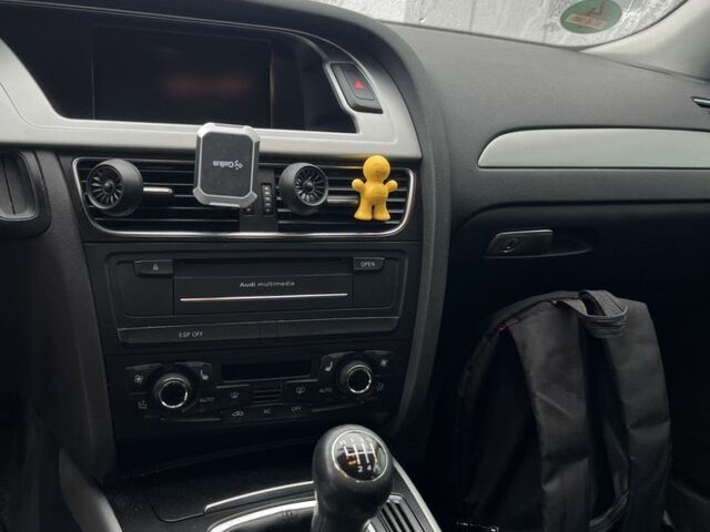 Серый Ауди А4, объемом двигателя 1.8 л и пробегом 285 тыс. км за 8200 $, фото 1 на Automoto.ua