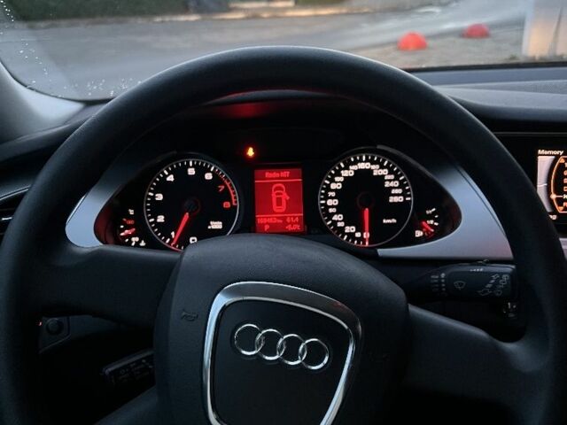 Сірий Ауді А4, об'ємом двигуна 1.8 л та пробігом 168 тис. км за 9100 $, фото 5 на Automoto.ua