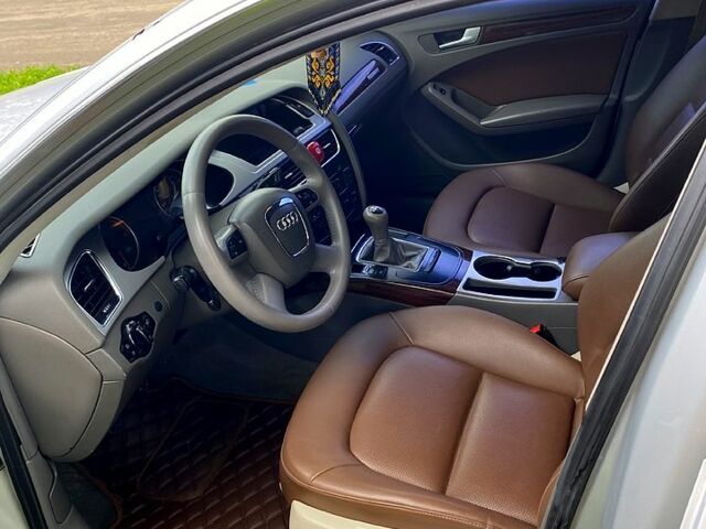 Серый Ауди А4, объемом двигателя 2 л и пробегом 257 тыс. км за 9500 $, фото 7 на Automoto.ua