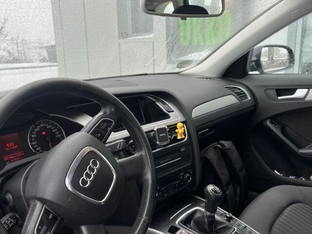 Серый Ауди А4, объемом двигателя 1.8 л и пробегом 285 тыс. км за 8200 $, фото 2 на Automoto.ua