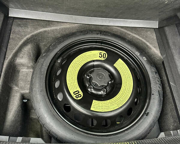 Сірий Ауді А4, об'ємом двигуна 1.8 л та пробігом 205 тис. км за 8990 $, фото 24 на Automoto.ua