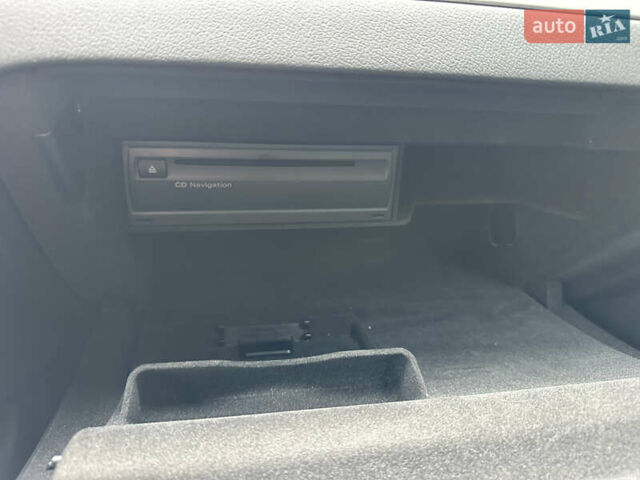 Сірий Ауді А4, об'ємом двигуна 1.8 л та пробігом 205 тис. км за 8990 $, фото 22 на Automoto.ua