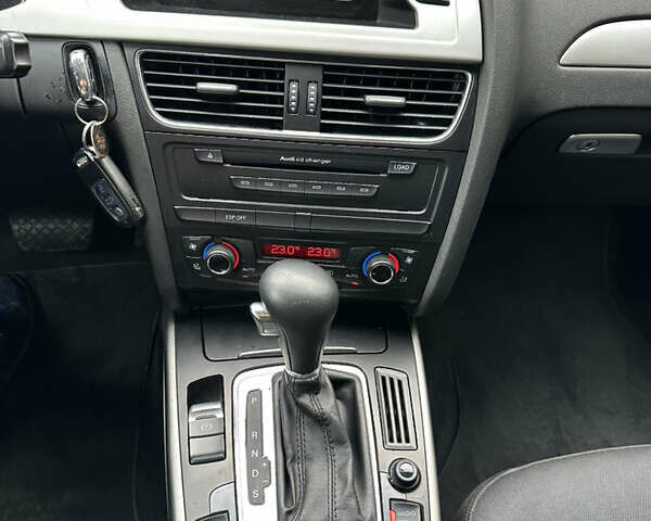 Сірий Ауді А4, об'ємом двигуна 1.8 л та пробігом 205 тис. км за 8990 $, фото 20 на Automoto.ua