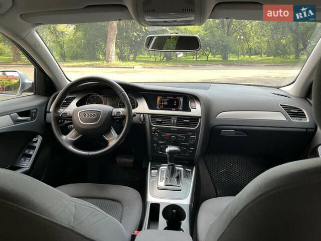 Серый Ауди А4, объемом двигателя 2 л и пробегом 347 тыс. км за 9000 $, фото 9 на Automoto.ua