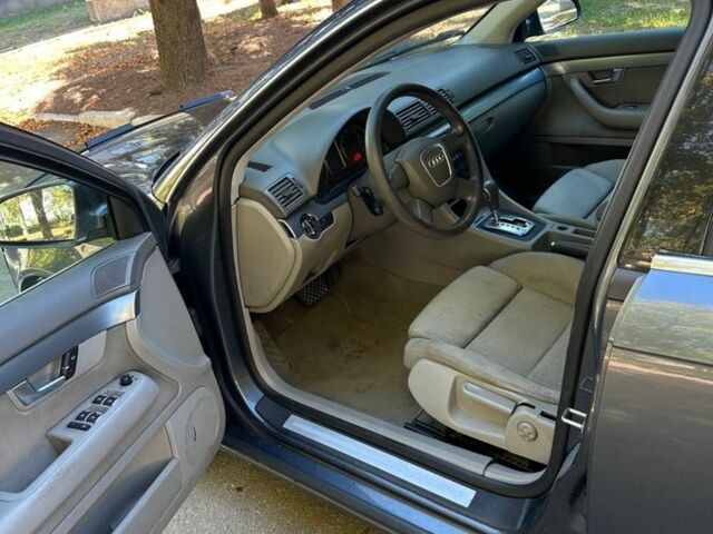 Серый Ауди А4, объемом двигателя 2 л и пробегом 203 тыс. км за 3500 $, фото 5 на Automoto.ua