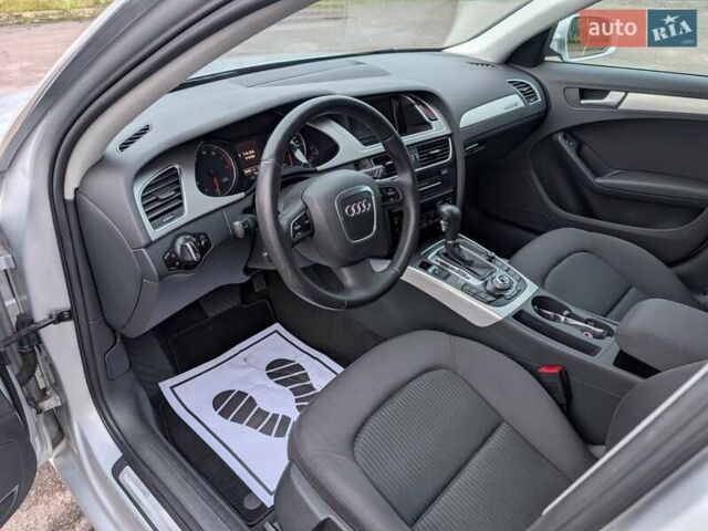 Сірий Ауді А4, об'ємом двигуна 2 л та пробігом 260 тис. км за 9250 $, фото 22 на Automoto.ua