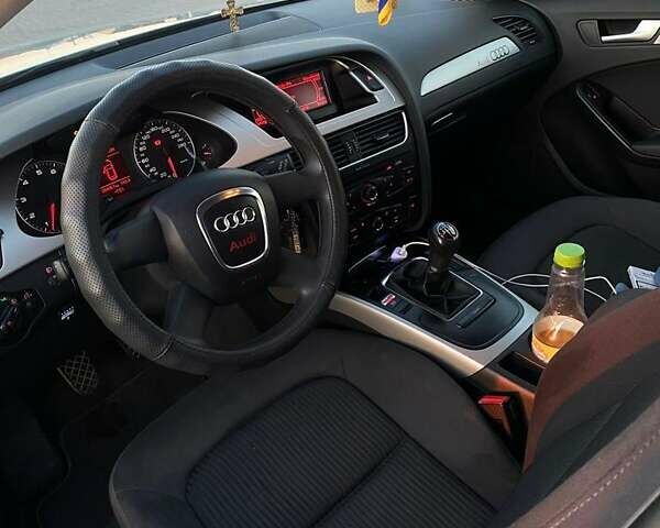 Серый Ауди А4, объемом двигателя 1.8 л и пробегом 204 тыс. км за 8100 $, фото 22 на Automoto.ua