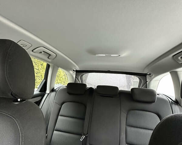 Сірий Ауді А4, об'ємом двигуна 1.8 л та пробігом 205 тис. км за 8990 $, фото 6 на Automoto.ua