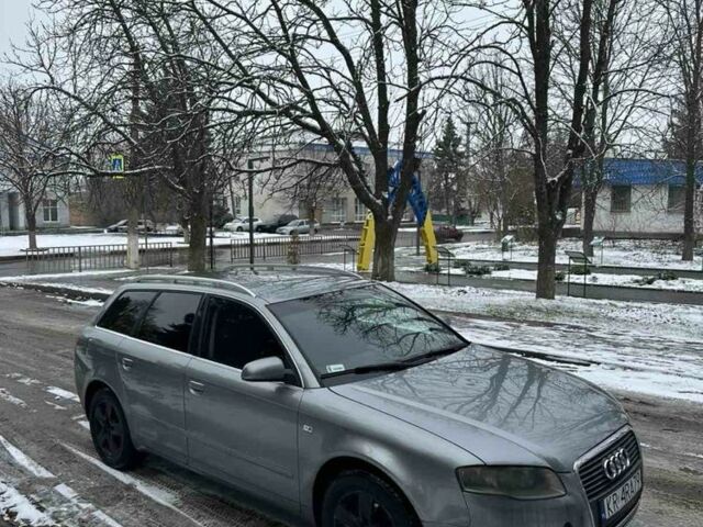 Серый Ауди А4, объемом двигателя 2 л и пробегом 250 тыс. км за 3500 $, фото 1 на Automoto.ua