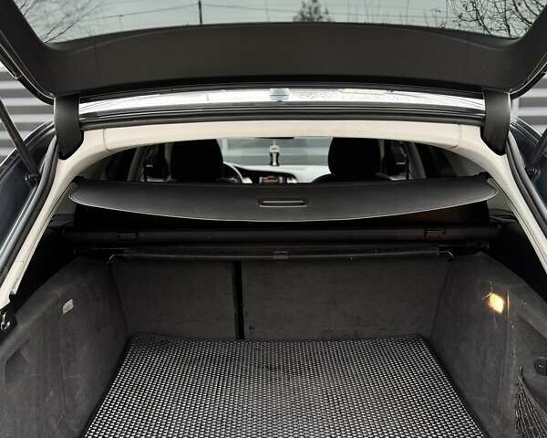 Серый Ауди А4, объемом двигателя 1.97 л и пробегом 315 тыс. км за 7999 $, фото 11 на Automoto.ua