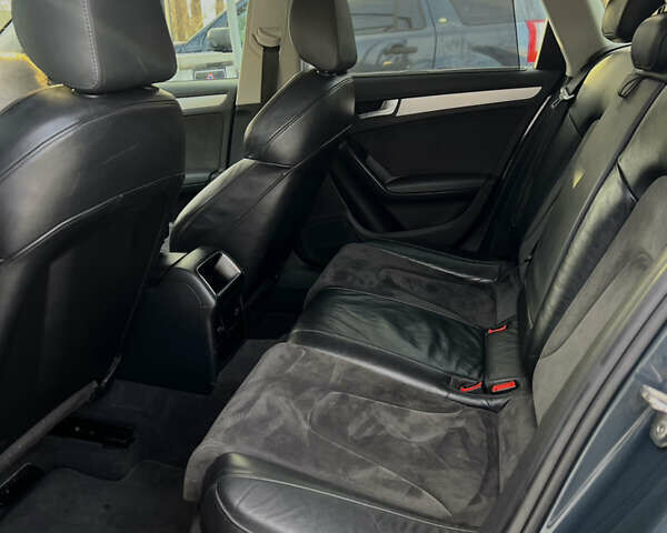 Сірий Ауді А4, об'ємом двигуна 1.8 л та пробігом 272 тис. км за 8700 $, фото 16 на Automoto.ua