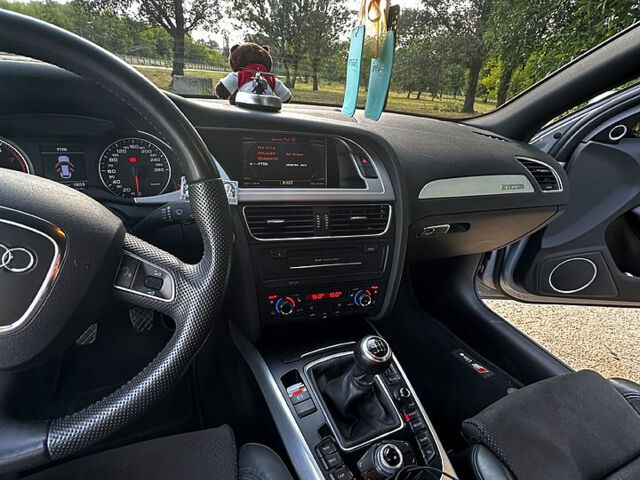 Сірий Ауді А4, об'ємом двигуна 2 л та пробігом 198 тис. км за 13500 $, фото 10 на Automoto.ua