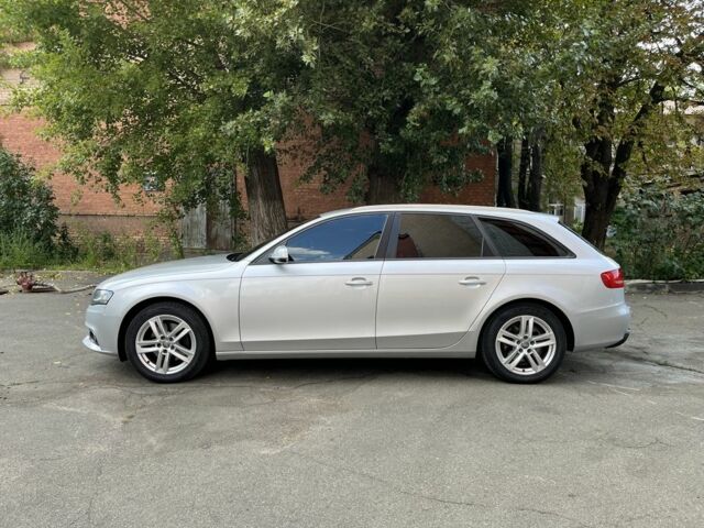 Серый Ауди А4, объемом двигателя 2 л и пробегом 347 тыс. км за 8700 $, фото 1 на Automoto.ua
