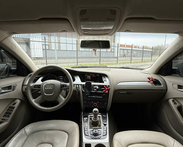 Серый Ауди А4, объемом двигателя 1.97 л и пробегом 333 тыс. км за 10000 $, фото 15 на Automoto.ua