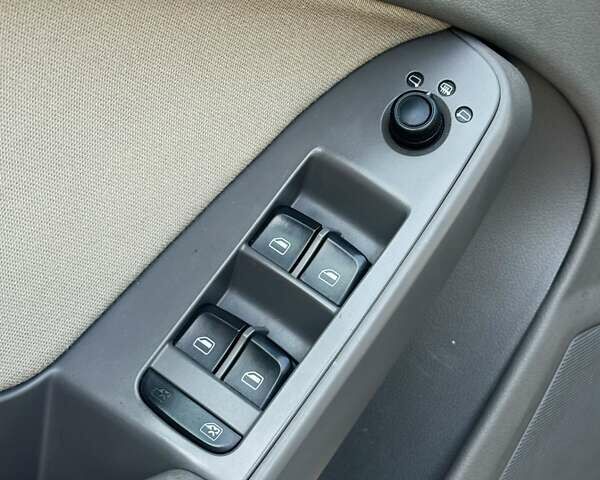 Ауди А4 2009 в Виннице на Automoto.ua Серый Ауди А4, объемом двигателя 1.8 л и пробегом 280 тыс. км за 6999 $, фото 30 на Automoto.ua