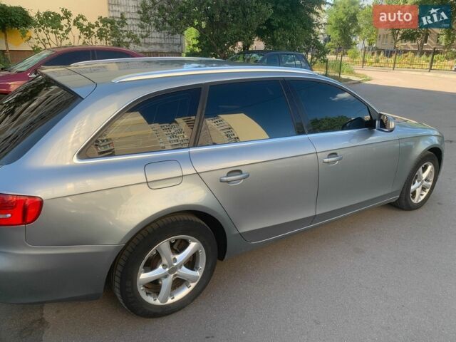 Сірий Ауді А4, об'ємом двигуна 2 л та пробігом 305 тис. км за 8800 $, фото 5 на Automoto.ua