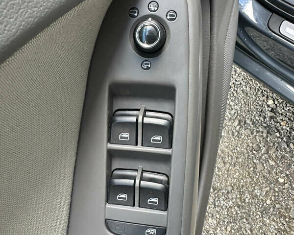 Серый Ауди А4, объемом двигателя 2 л и пробегом 246 тыс. км за 9199 $, фото 11 на Automoto.ua
