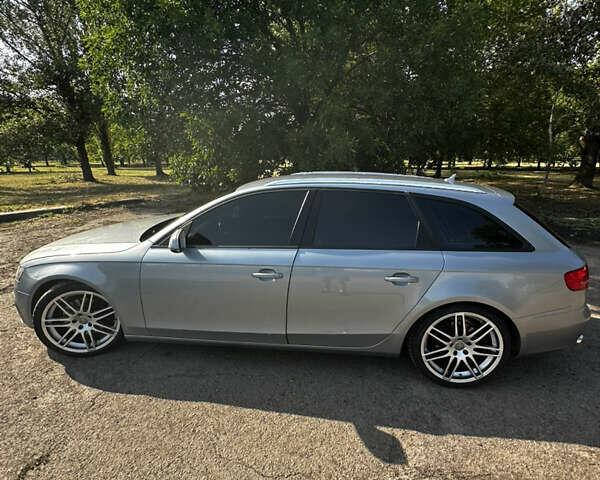 Сірий Ауді А4, об'ємом двигуна 2 л та пробігом 198 тис. км за 13500 $, фото 5 на Automoto.ua