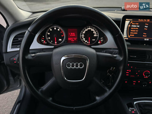 Серый Ауди А4, объемом двигателя 1.8 л и пробегом 238 тыс. км за 9400 $, фото 22 на Automoto.ua