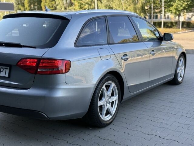 Серый Ауди А4, объемом двигателя 2 л и пробегом 408 тыс. км за 8800 $, фото 4 на Automoto.ua