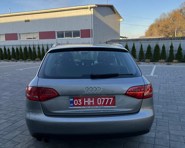Сірий Ауді А4, об'ємом двигуна 1.8 л та пробігом 249 тис. км за 7900 $, фото 5 на Automoto.ua