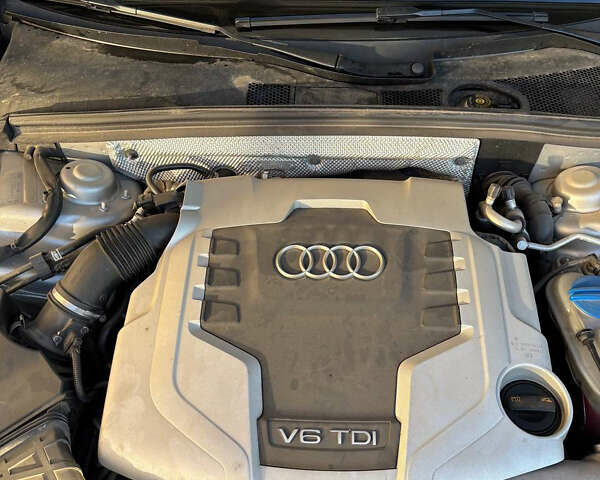 Сірий Ауді А4, об'ємом двигуна 2.7 л та пробігом 284 тис. км за 10300 $, фото 5 на Automoto.ua