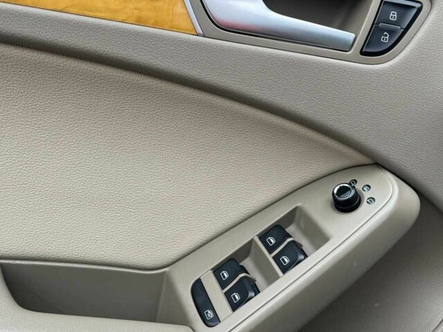 Сірий Ауді А4, об'ємом двигуна 2 л та пробігом 259 тис. км за 10200 $, фото 23 на Automoto.ua