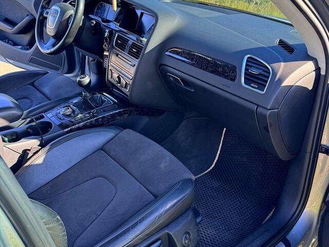 Серый Ауди А4, объемом двигателя 2 л и пробегом 298 тыс. км за 9500 $, фото 2 на Automoto.ua