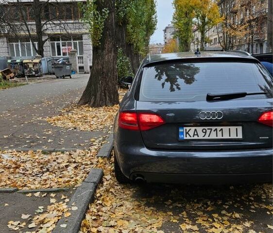 Серый Ауди А4, объемом двигателя 2 л и пробегом 321 тыс. км за 8700 $, фото 6 на Automoto.ua