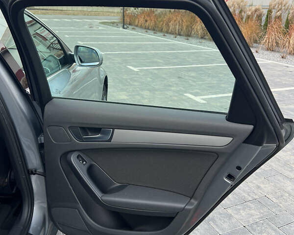 Сірий Ауді А4, об'ємом двигуна 1.8 л та пробігом 249 тис. км за 8399 $, фото 13 на Automoto.ua
