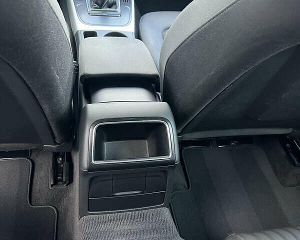 Сірий Ауді А4, об'ємом двигуна 1.8 л та пробігом 249 тис. км за 8399 $, фото 22 на Automoto.ua