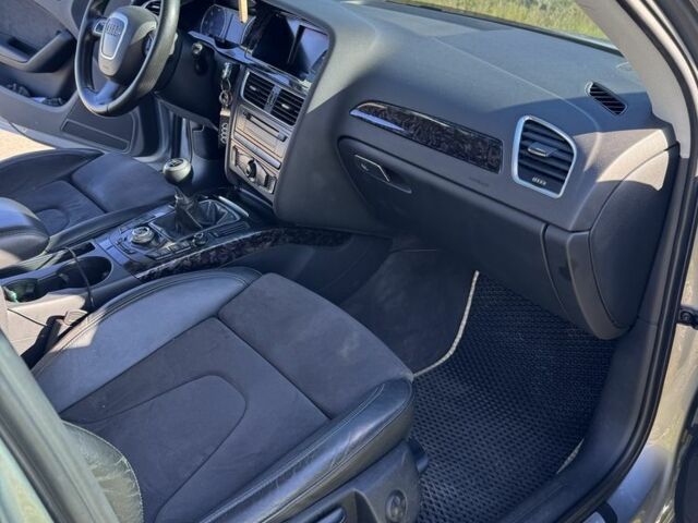 Серый Ауди А4, объемом двигателя 2 л и пробегом 298 тыс. км за 9000 $, фото 9 на Automoto.ua